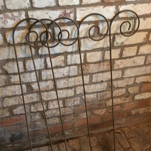 SET OF 5 RUSTY METAL SHEPHERDS CROOKS HOOKS GARDEN STAKES PLANT SUPPORTS