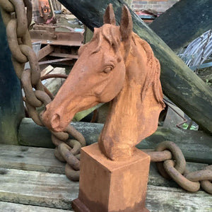 Rusty garden horse head bust statue ornament ferney Heyes cold cast iron