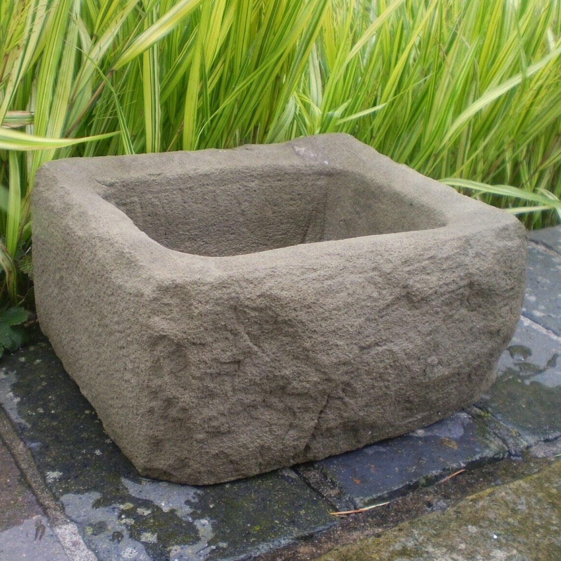 STONE GARDEN RUSTIC ALPINE TROUGH SEMPERVIVUM PLANTER POT Ferney stone-garden-rustic-alpine-trough-sempervivum-planter-pot-ferney