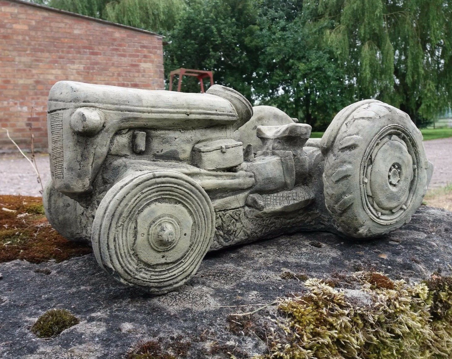 tractor plant pot STONE GARDEN MASSEY FERGUSON TRACTOR PLANTER – Ferney Heyes Garden Products
