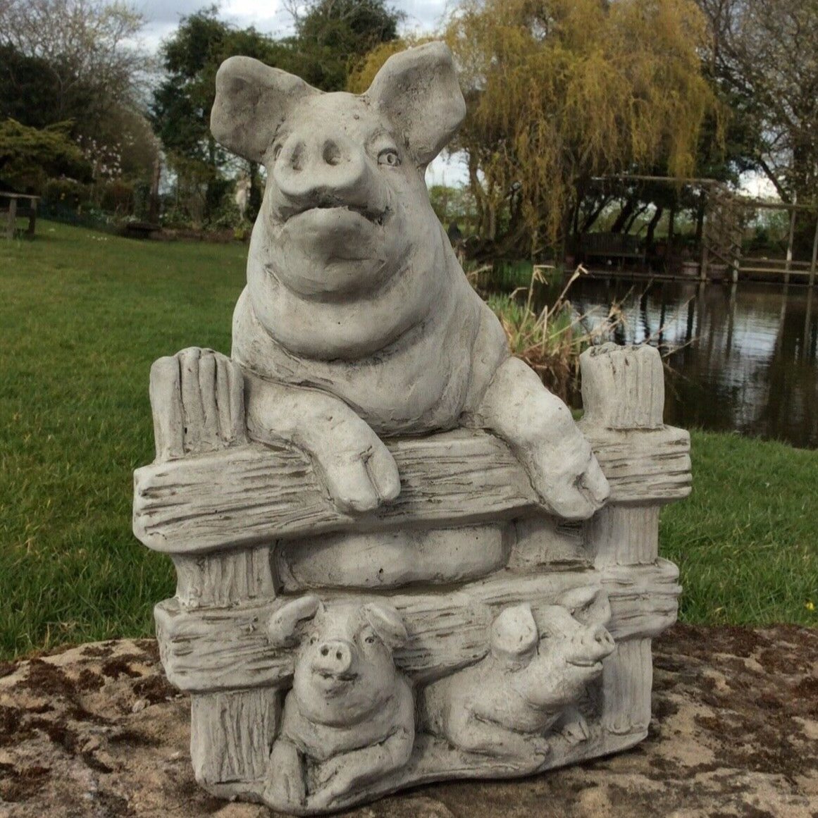 STONE GARDEN PIG & PIGLETS ORNAMENT STATUE Ferney Heyes Garden Products