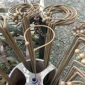 SET OF 10 TRADITIONAL RUSTY METAL GARDEN PLANT SUPPORTS HOLDERS / STAKES -STEEL