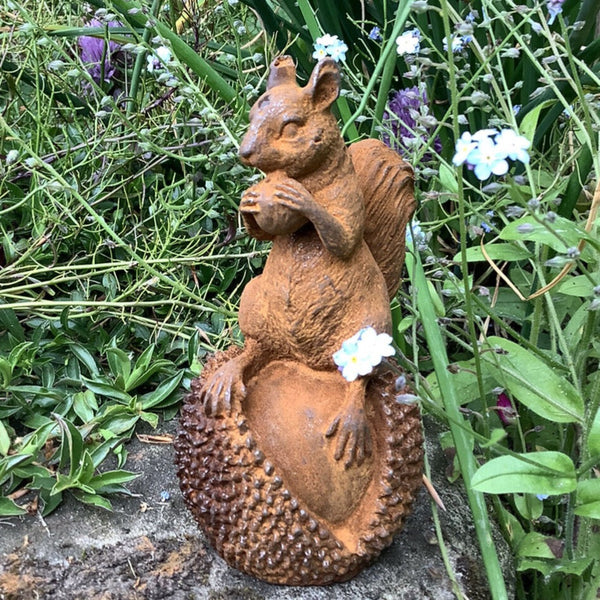 Deals Garden ornament, small and large squirrels (2 lovely objects together)