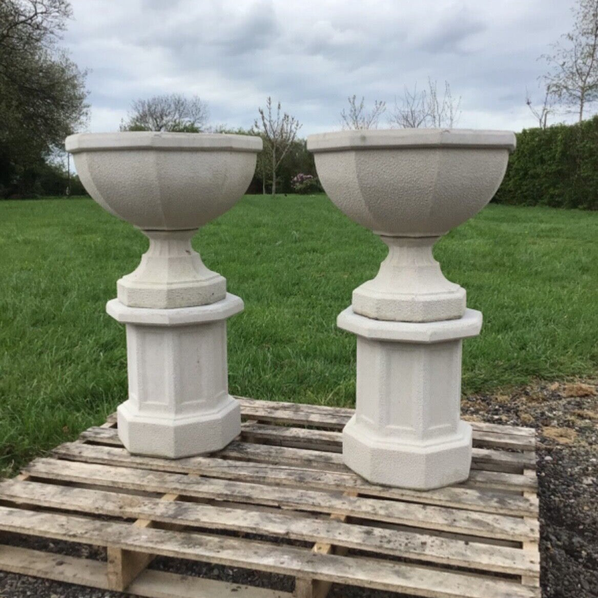 STONE GARDEN PAIR OF OCTAGONAL URNS ON PLINTHS POTS PLANTERS VASES ORN ...