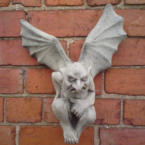 STONE GARDEN UGLY WINGED GARGOYLE GOBLIN WALL PLAQUE ORNAMENT