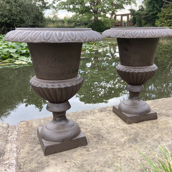 PAIR OF SMALL VICTORIAN STYLE METAL CAST IRON URNS VASES GARDEN PLANTERS POTS