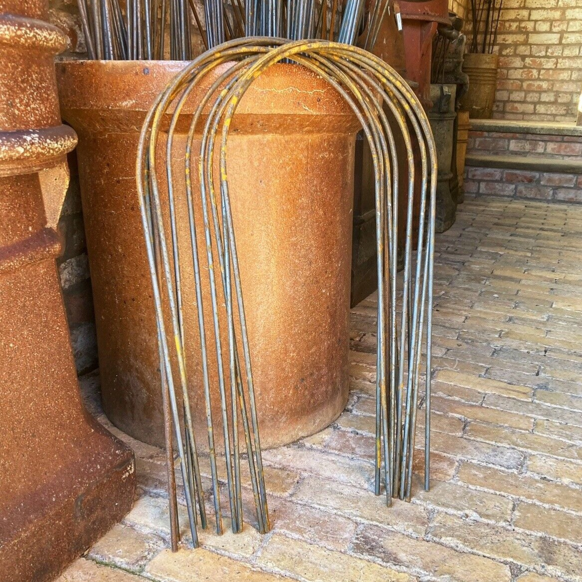 SET OF 10 WIDE TRADITIONAL RUSTY METAL BORDER HOOP GARDEN PLANT SUPPOR ...
