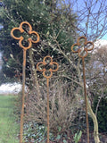 SET OF 3 TALL RUSTY 1.5 METRE METAL LUCKY CLOVER GOTHIC PLANT SUPPORTS GARDEN STAKES