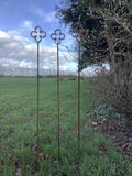 SET OF 3 TALL RUSTY 1.5 METRE METAL LUCKY CLOVER GOTHIC PLANT SUPPORTS GARDEN STAKES