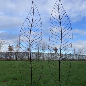 PAIR OF LARGE RUSTY METAL LEAF PLANT SUPPORTS STAKES GARDEN DECORATIONS