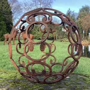 BESPOKE METAL RUSTY GARDEN MODERN ART SCROLL DECORATIVE 40 CM SPHERE ORNAMENT