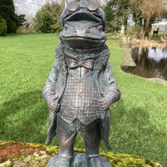 Large Toad Statue LARGE RESIN MR TOAD GARDEN STATUE ORNAMENT WIND IN THE WILLOWS – Ferney ...