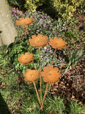 RUSTY METAL GARDEN FLOWER SPRAY STAKE