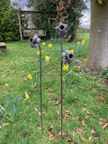 SET OF 3 RUSTY METAL 1M DAFFODIL GARDEN SUPPORTS STAKES