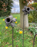 SET OF 3 RUSTY METAL 1M DAFFODIL GARDEN SUPPORTS STAKES